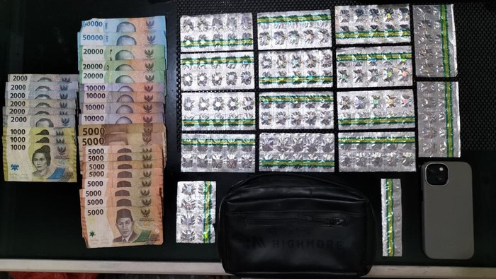 Polisi Ungkap Peredaran Obat Keras Ilegal yang Beroperasi di Balik Kedok Toko Kelontong