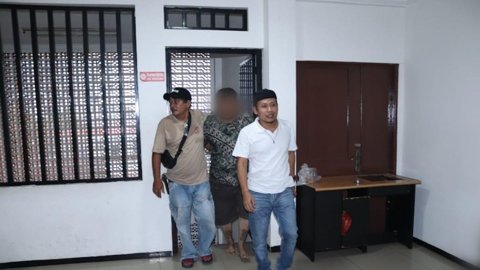 Pria Diduga Jalankan Modus Penipuan Berkedok Ritual Spiritual di Jakarta Barat Diamankan Polisi
